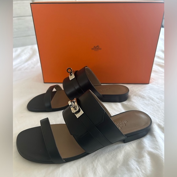 NEW IN BOX Hermés sandal with Kelly lock - Picture 4 of 4